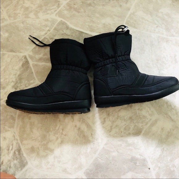 NWOB Black Weather Resistant Boots Size 6Shearling Type Lining Warm Winter Shoes - Picture 2 of 8
